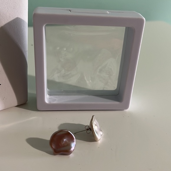 Lilac Pearl Costume Necklace and Earrings Set - Picture 3 of 3